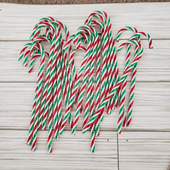 24 NEW  Candy Cane Christmas Ornaments NEW Tie on Tag - Picture 3 of 7